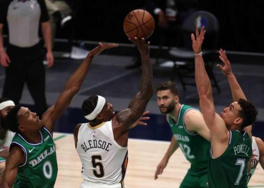 NBA独行侠加时争议绝杀太阳终结对手八连胜登顶联盟引热议